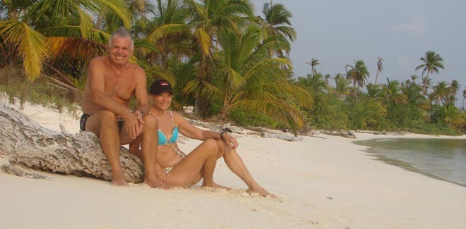 Ted n Nancy relaxing on an uninhabited Kuna Island © BW Media